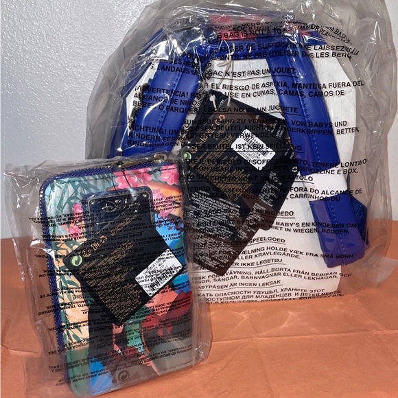 Loungefly Disney Mulan Castle Light Up Mini Backpack and Wallet - Picture 4 of 10